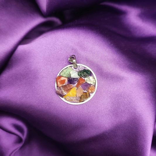 Pendentif rond en 7 chakras ( Argenté)