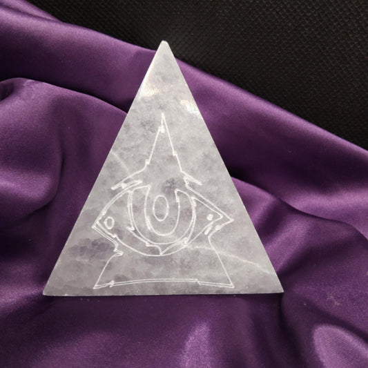 Pyramide en Sélénite